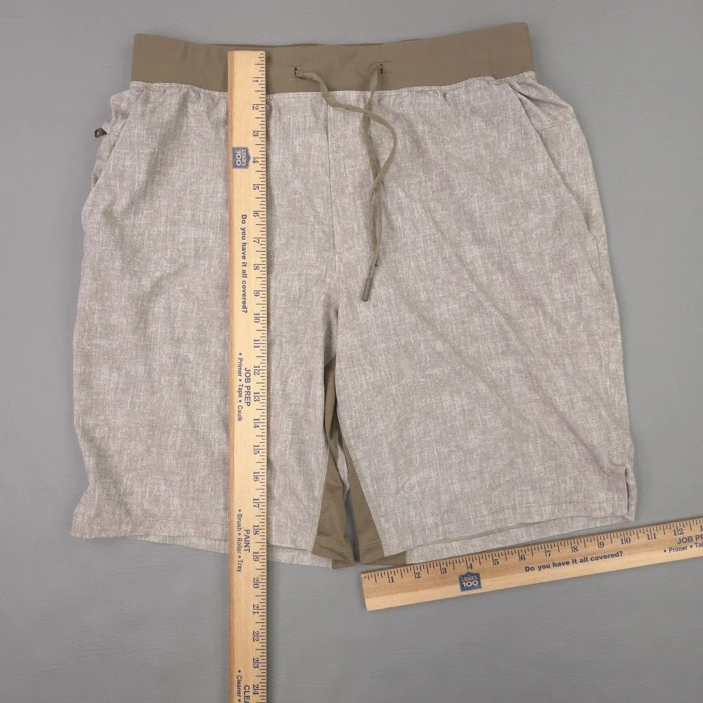 Lululemon THE Shorts Mens Medium Beige Lined 9 Inseam Athletic Running Training